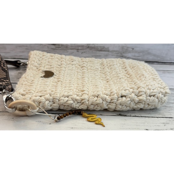 SoFi Art Women’s Handmade Crochet Snake Charm Crossbody Bag - Picture 3 of 8